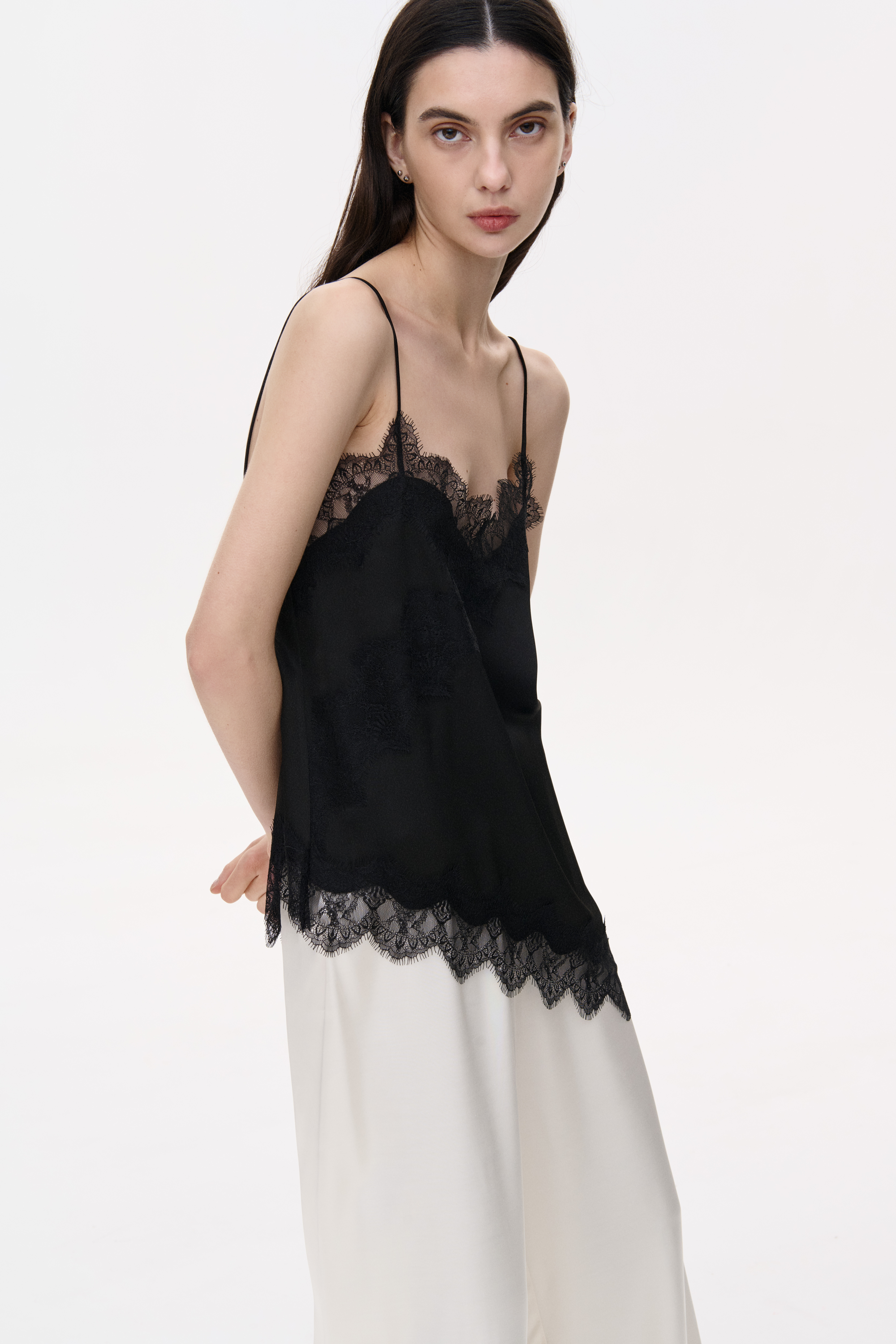 ТОП НА ТОНКИХ БРЕТЕЛЯХ З МЕРЕЖИВОМ 1252 зображення